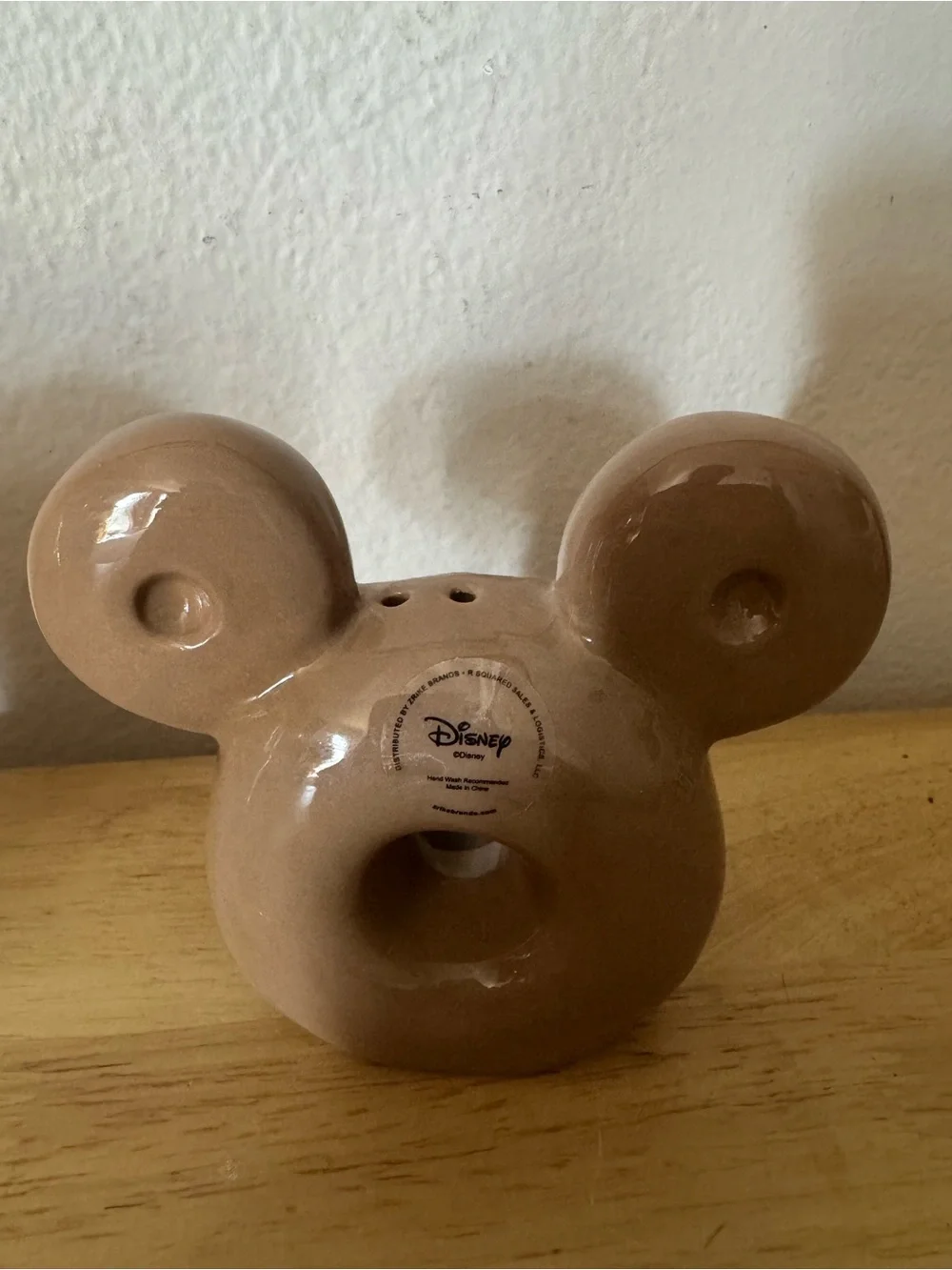 Mickey and Minnie Mouse donut salt and pepper shakers.